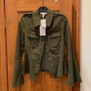 Scripted cotton jacket. Olive with bell sleeves.